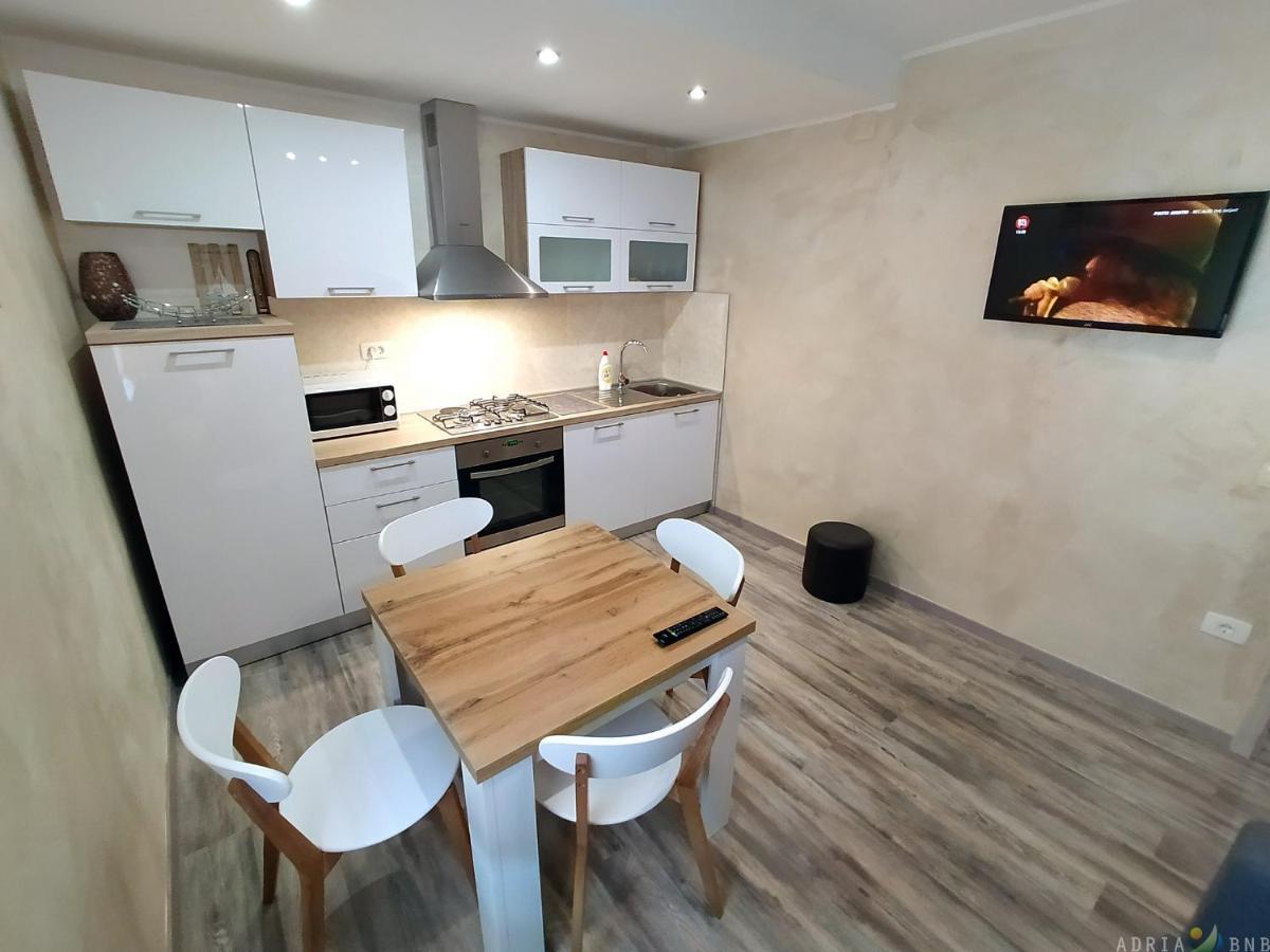 Nice Apartment Near The Sea Es3 Umag Exterior photo